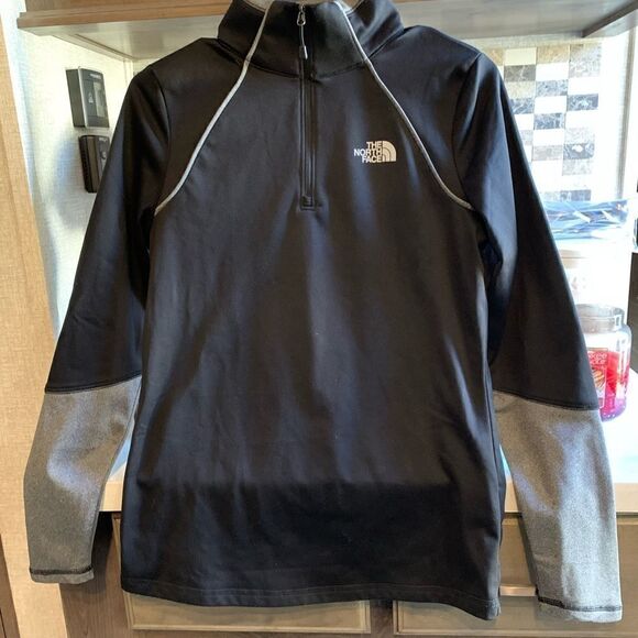 North Face 1/2 Zip Pullover - Picture 1 of 4